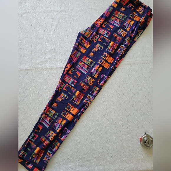 LuLaRoe leggings Halloween Navy/ Orange with bats, cats & ghosts - Picture 3 of 5